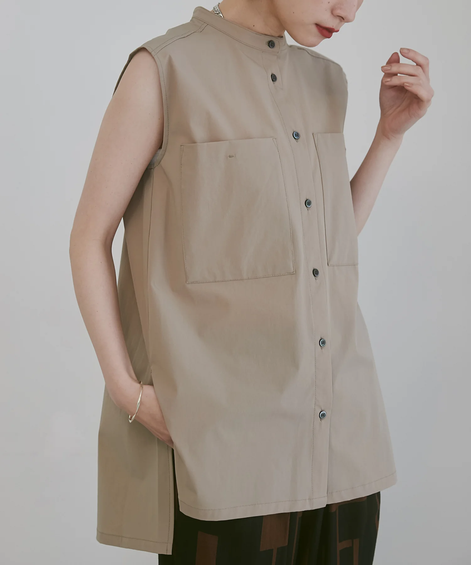 接触冷感ノースリーブブラウス