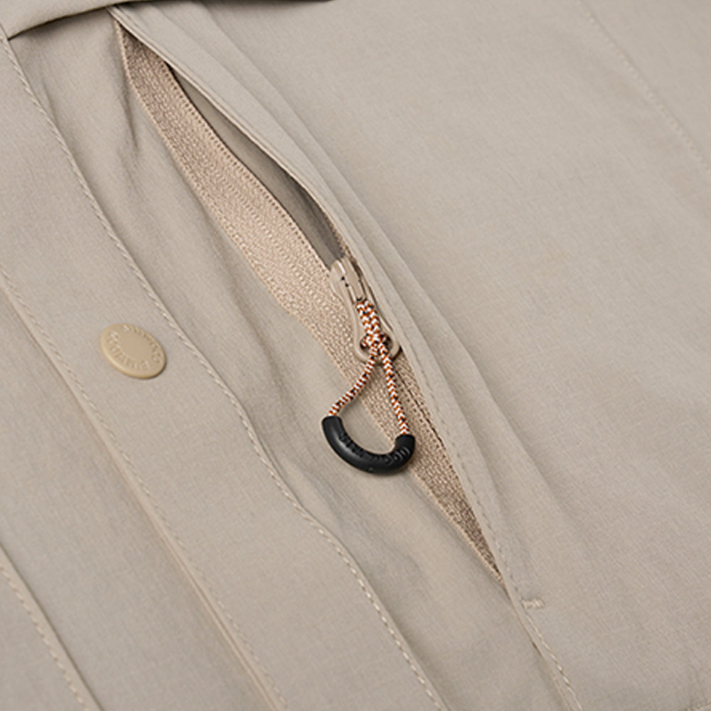 吸湿、速乾、UVカット　アウトドア向けストレッチ無地長袖シャツ