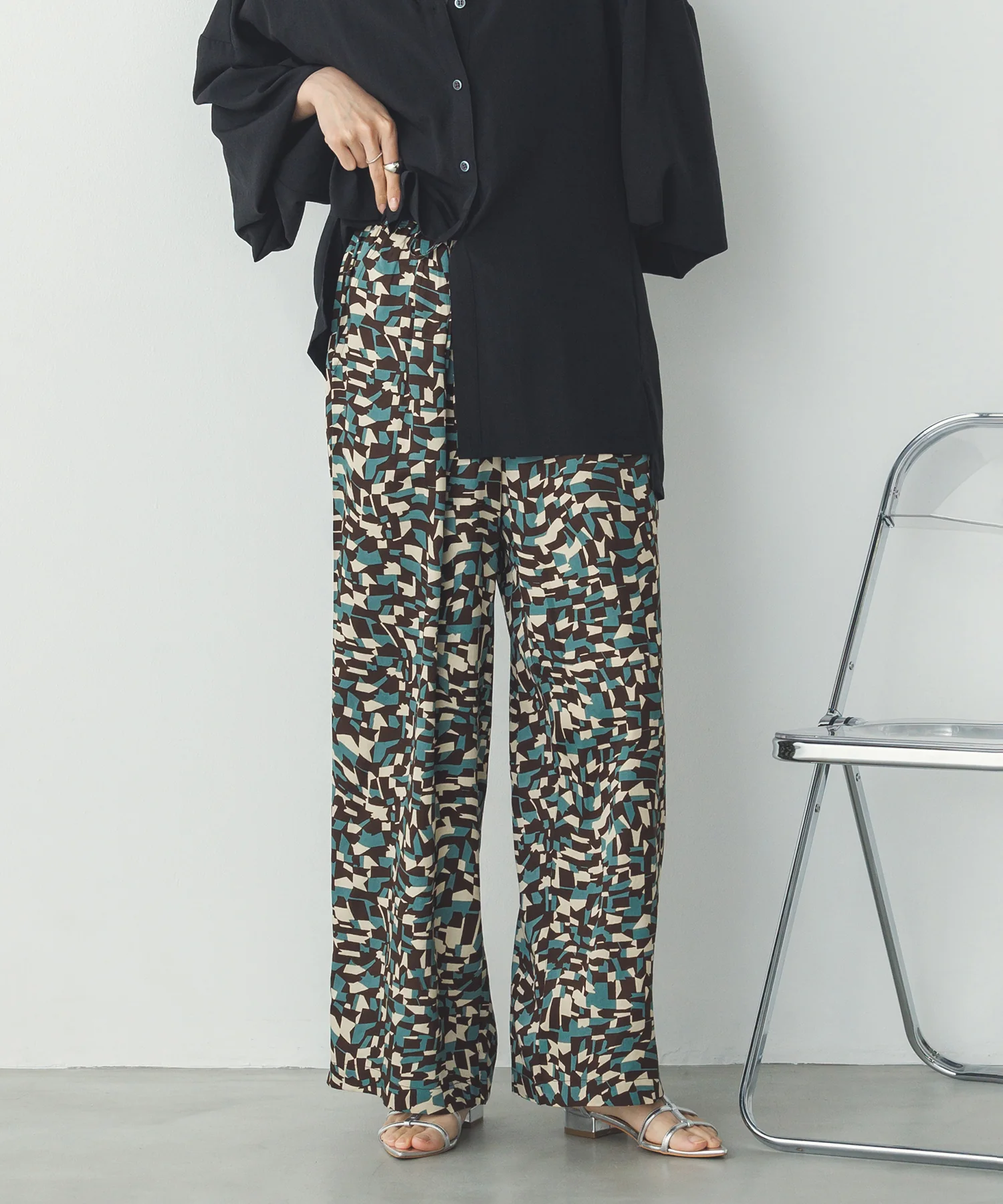 ジオメトリックプリント イージーパンツ
