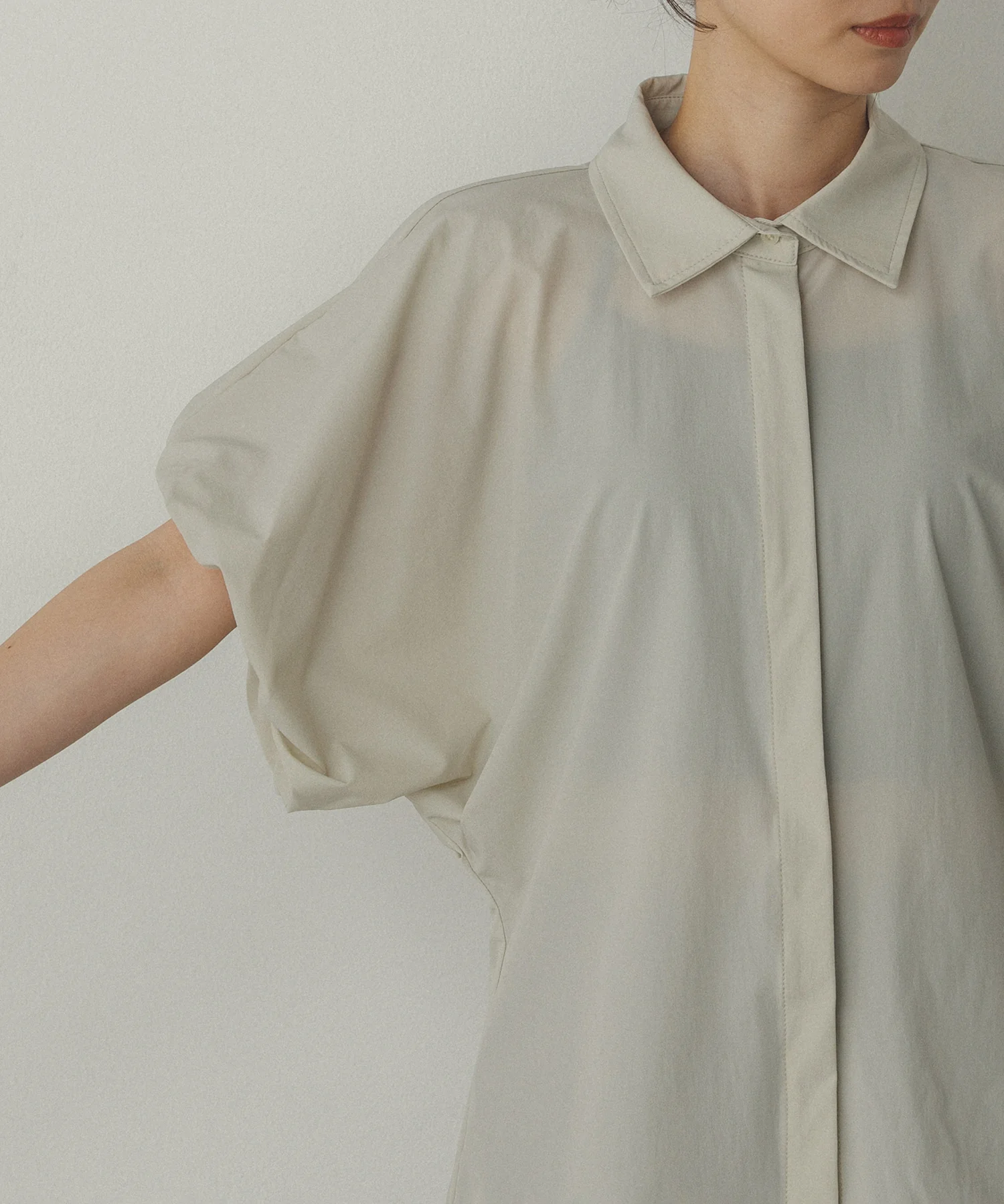 【接触冷感】 パフスリーブシャツ