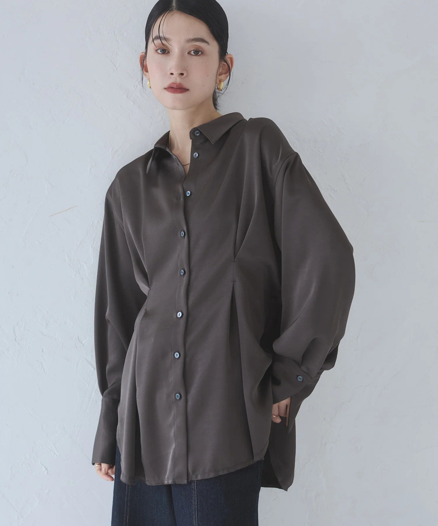 マットサテン タックシャツ