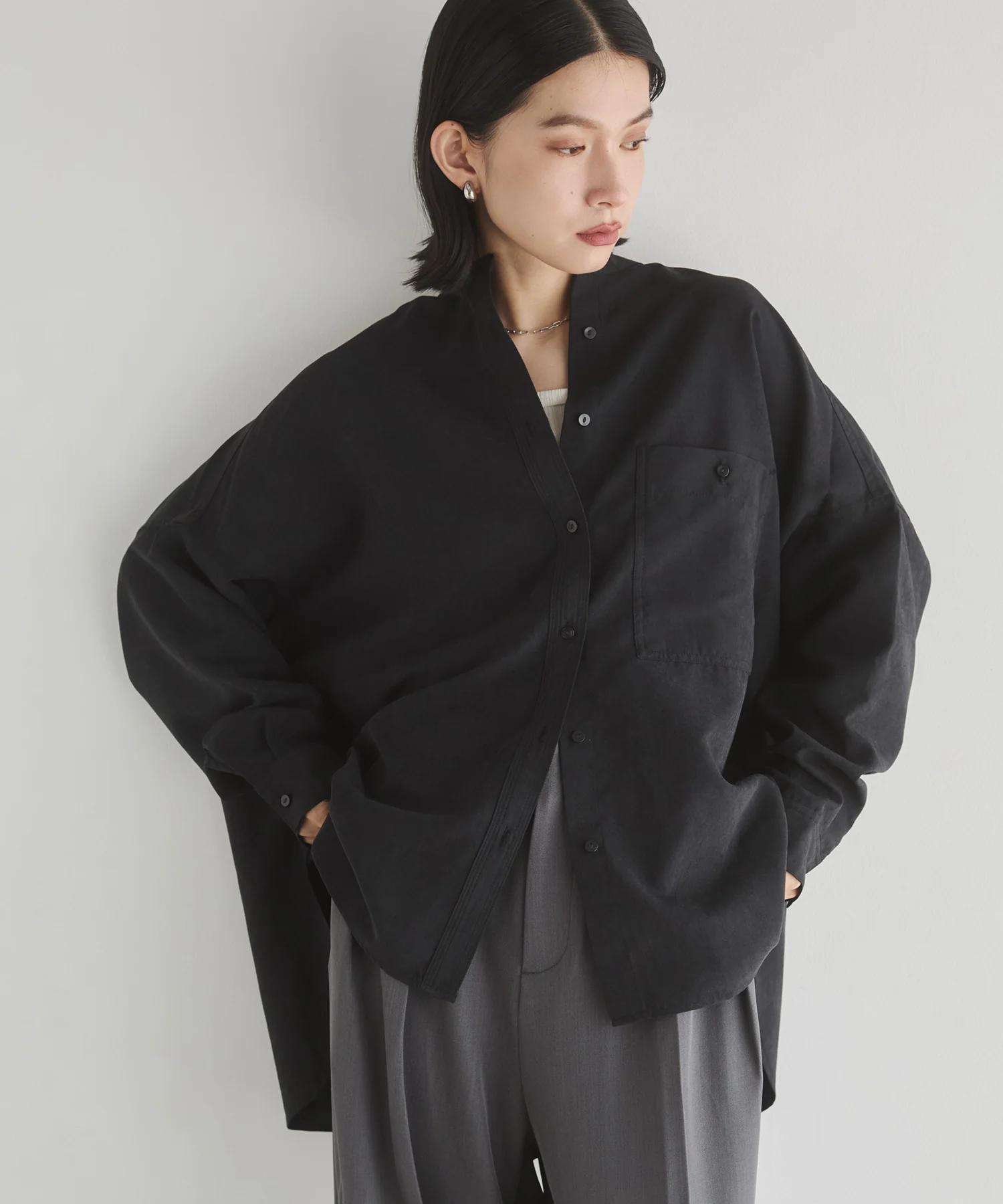 【WEB限定/別注】スウェードライク バンドカラーオーバーサイズシャツ