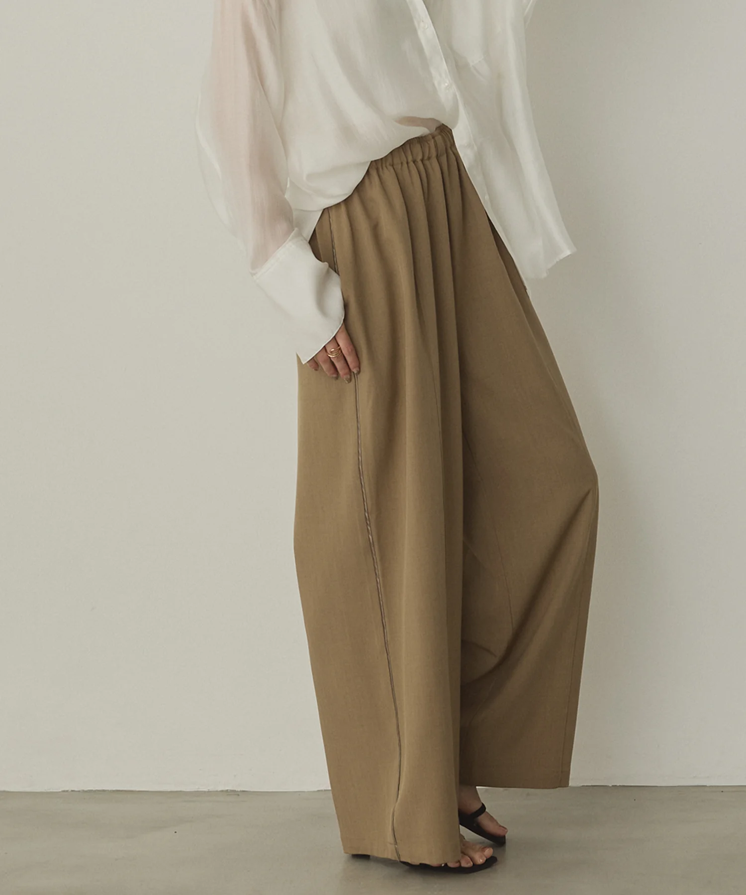 サイドライン ワイドストレートパンツ