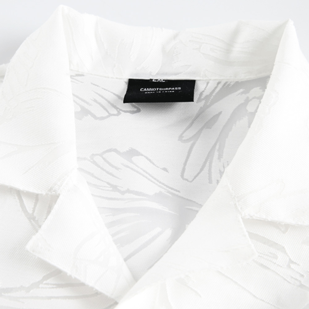 透かし彫り花柄　半袖開襟シャツ