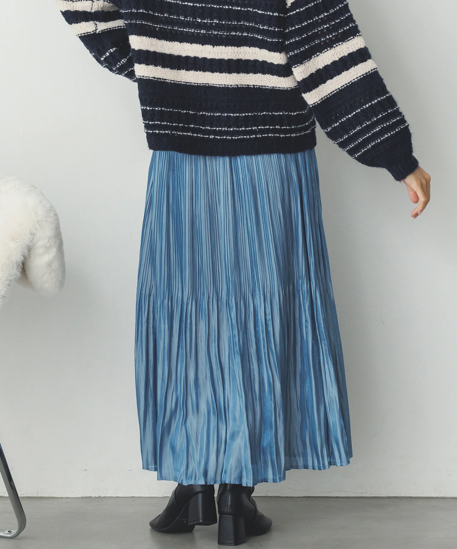 サテンランダムプリーツスカート