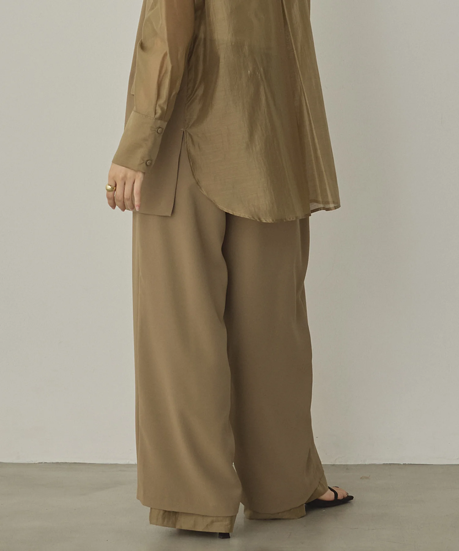 ポリツイル シアーワイドストレートパンツ