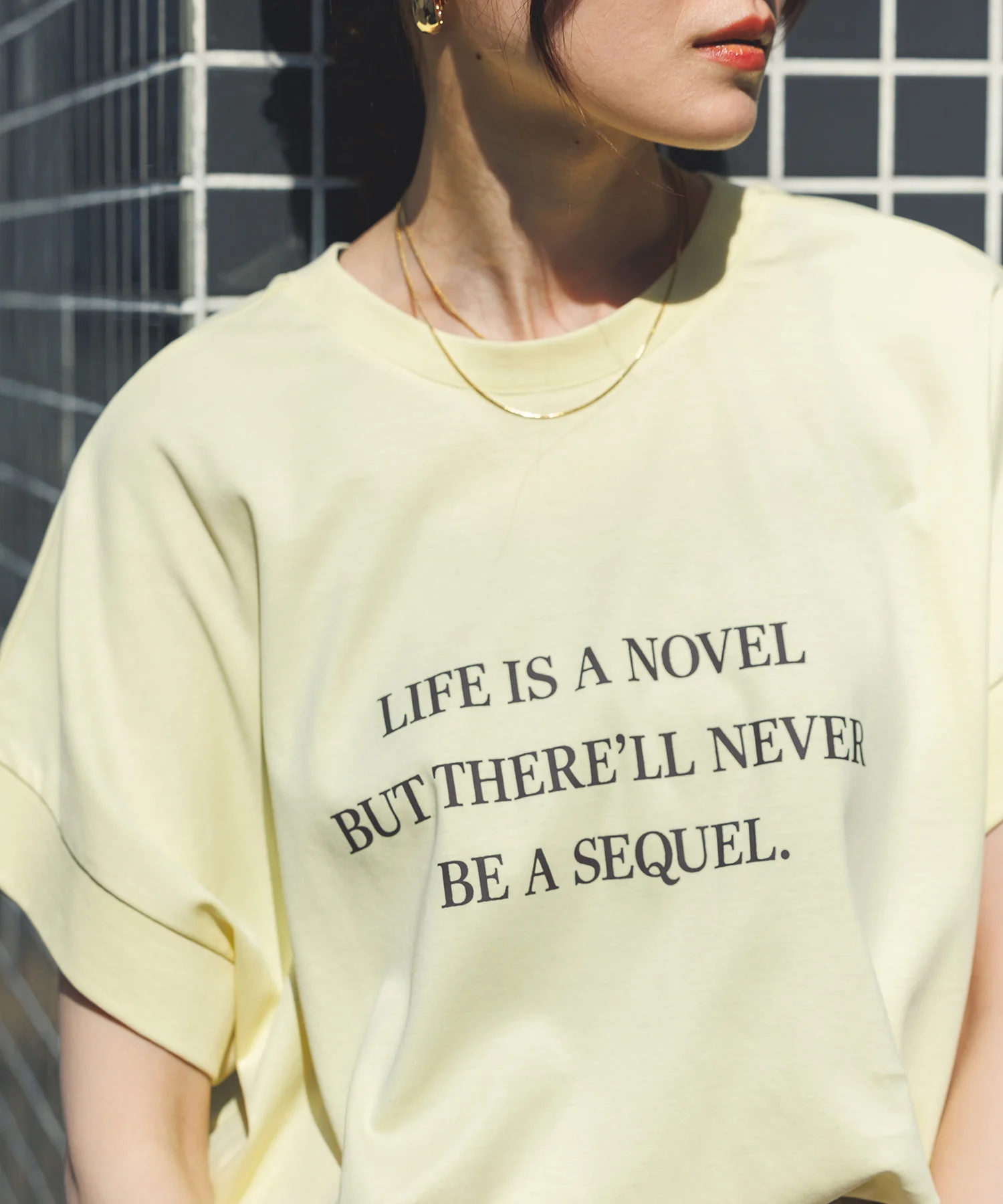 紫外線変化 ロゴTシャツ