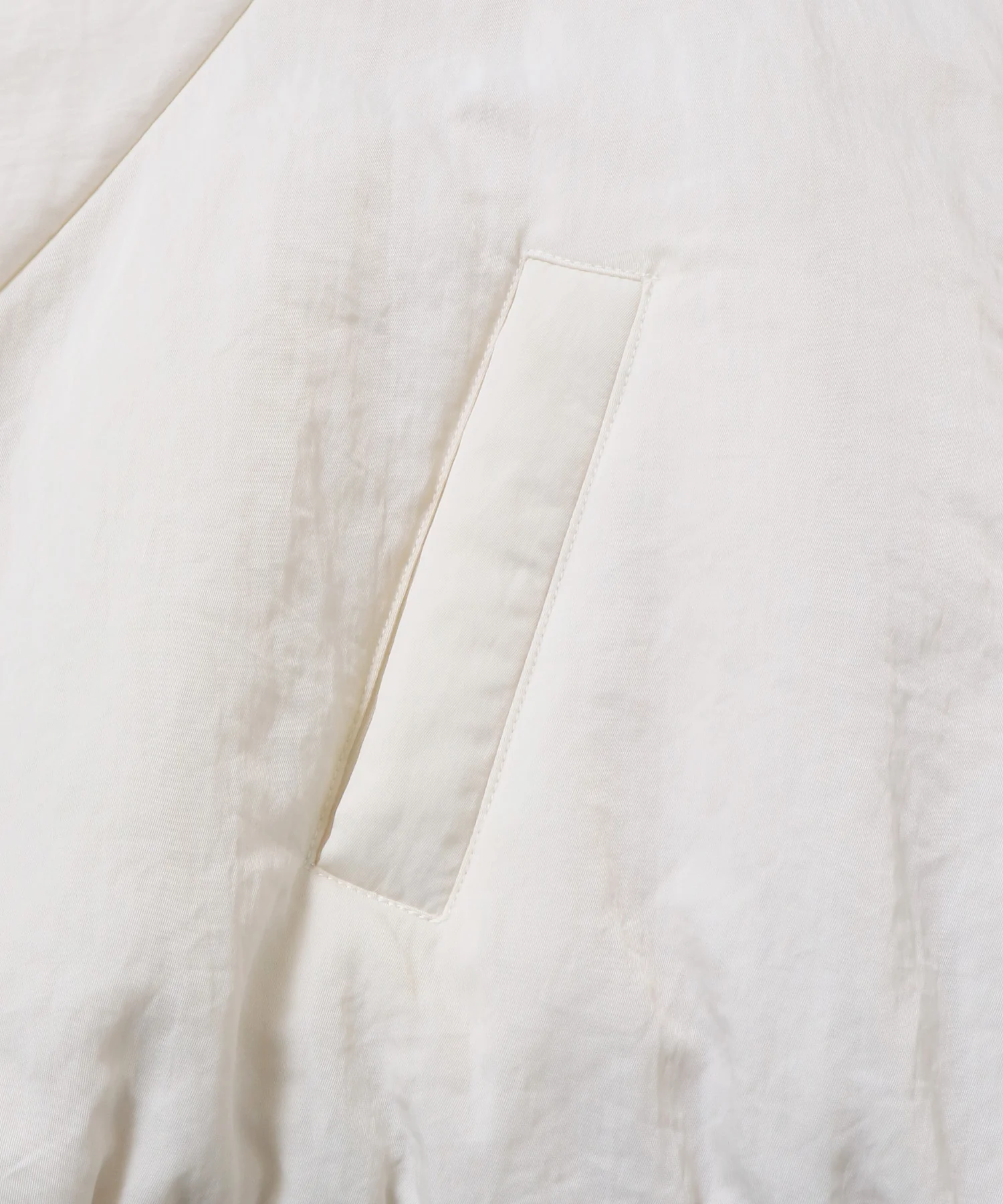 ナイロンツイル バルーンブルゾン