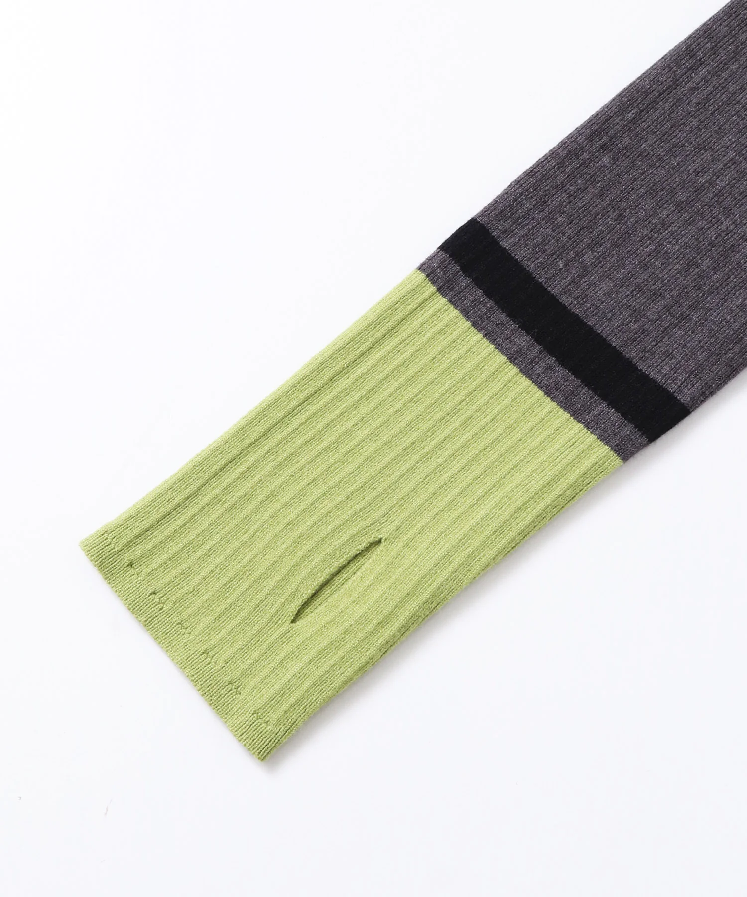 【静電気防止】やわもちヤーン 袖配色 ハイネックリブニット