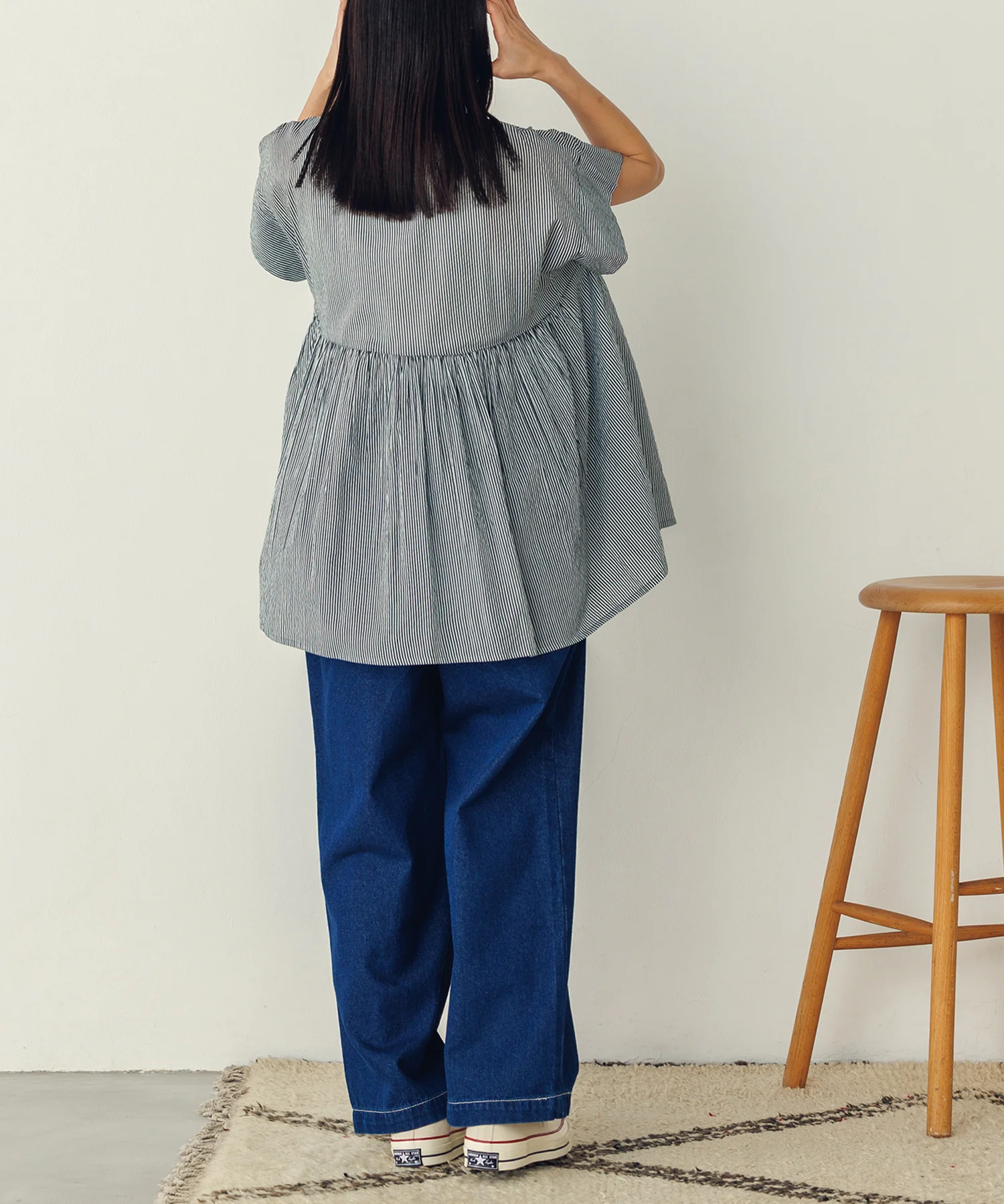 ピンタックブラウス