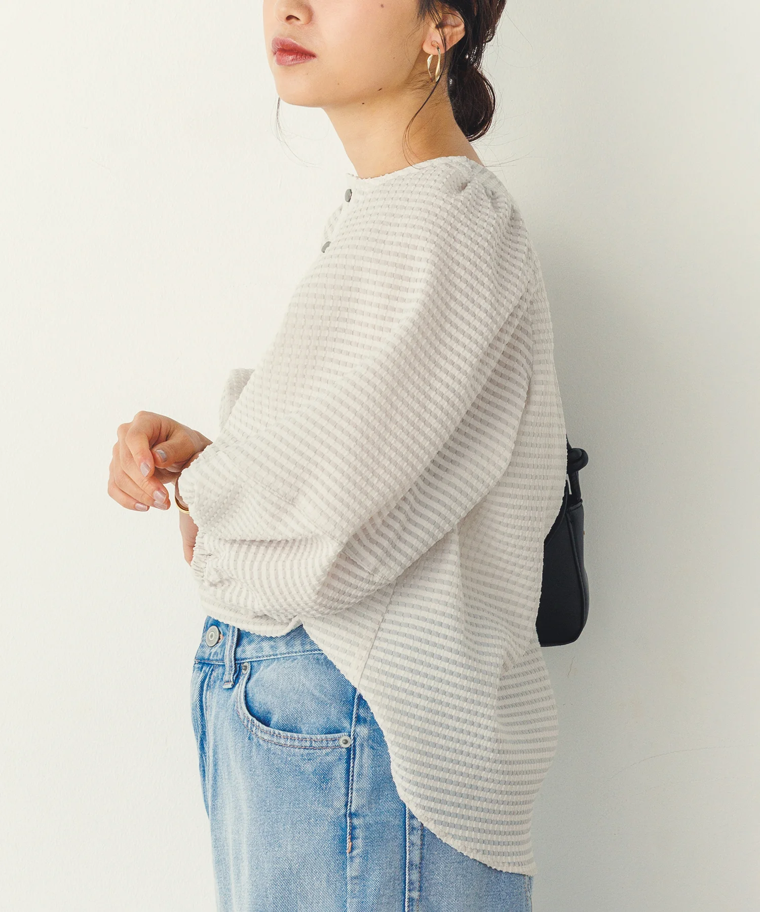 ボリュームパフブラウス