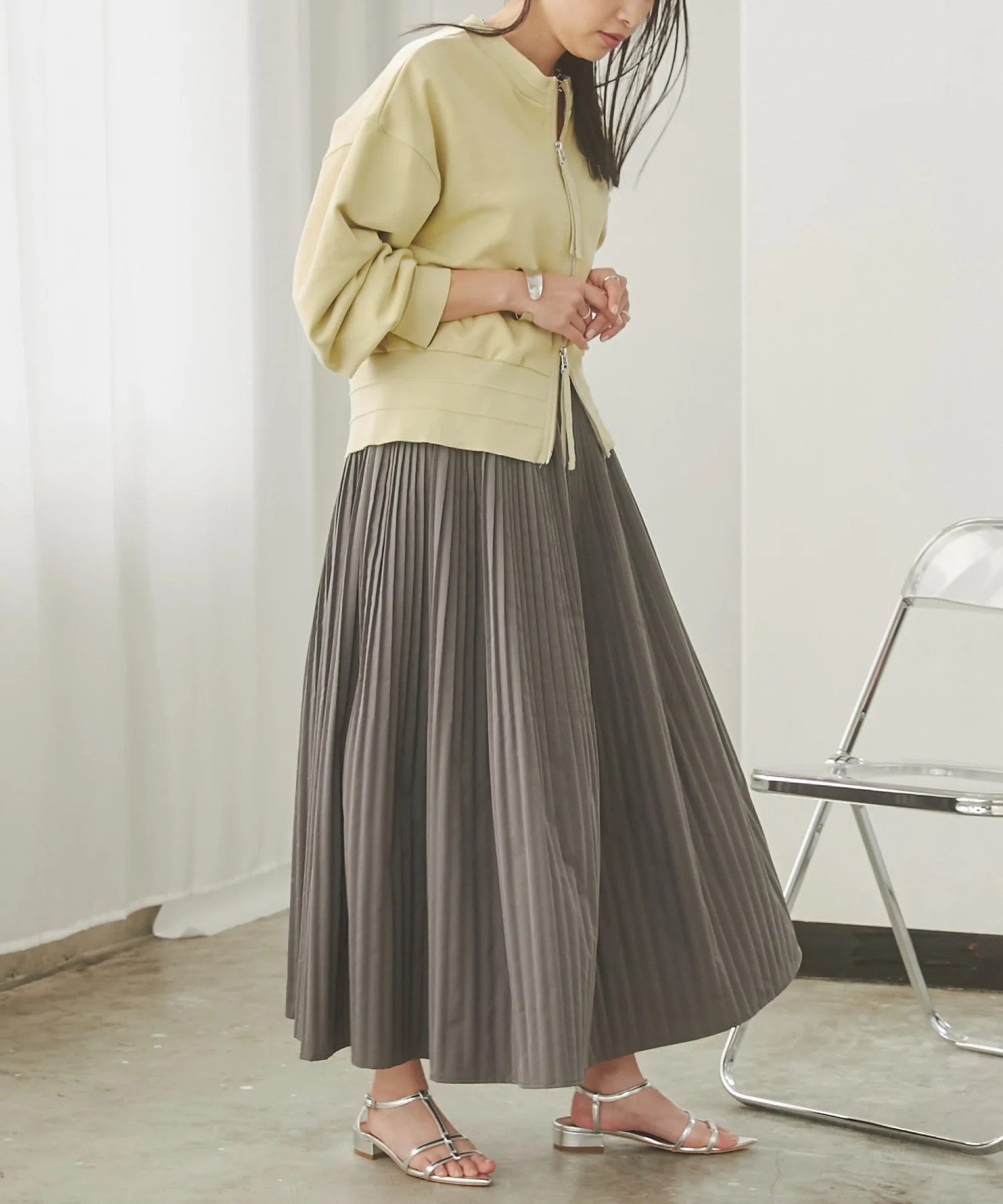 プリーツスカート