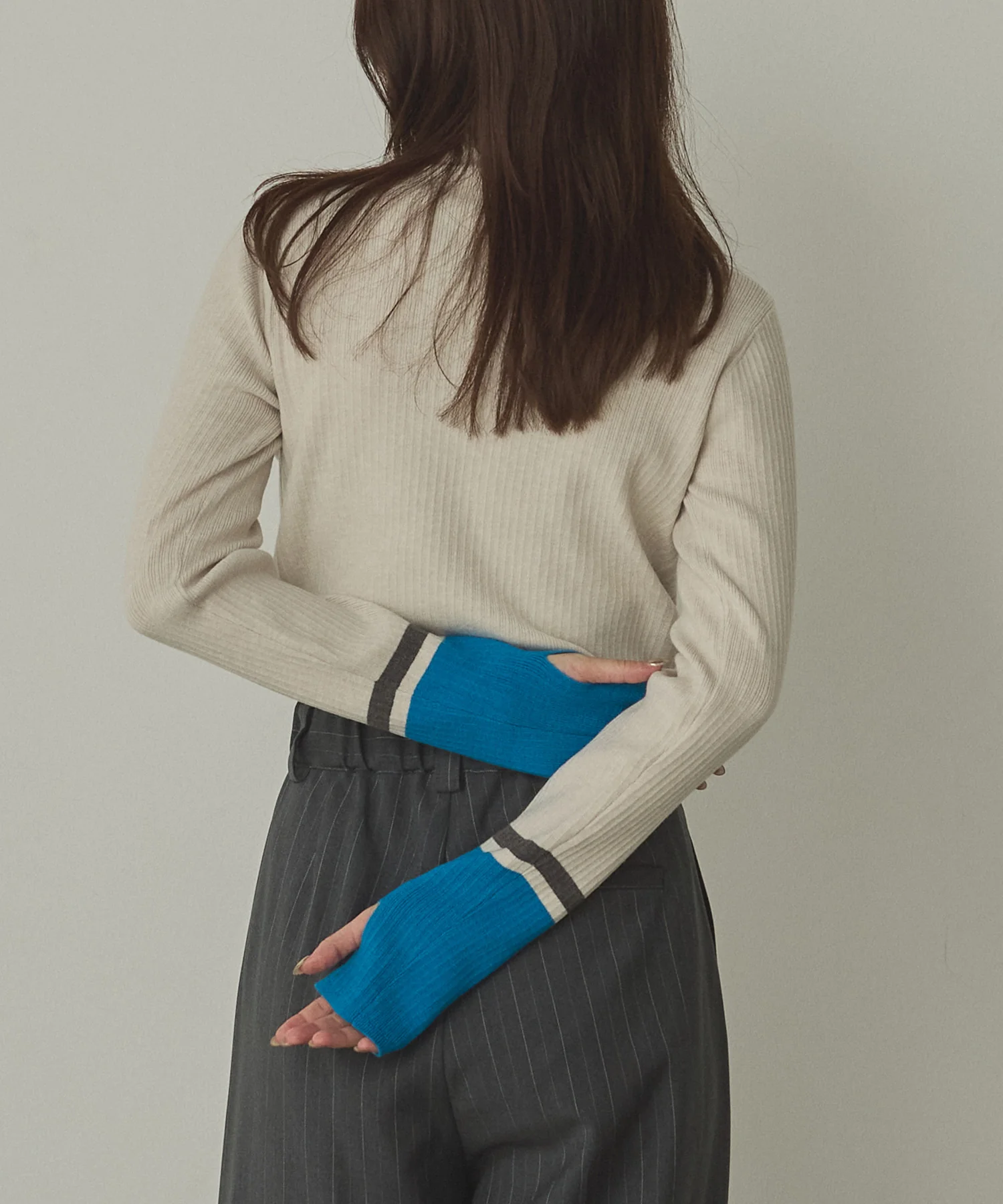 【静電気防止】やわもちヤーン 袖配色 ハイネックリブニット