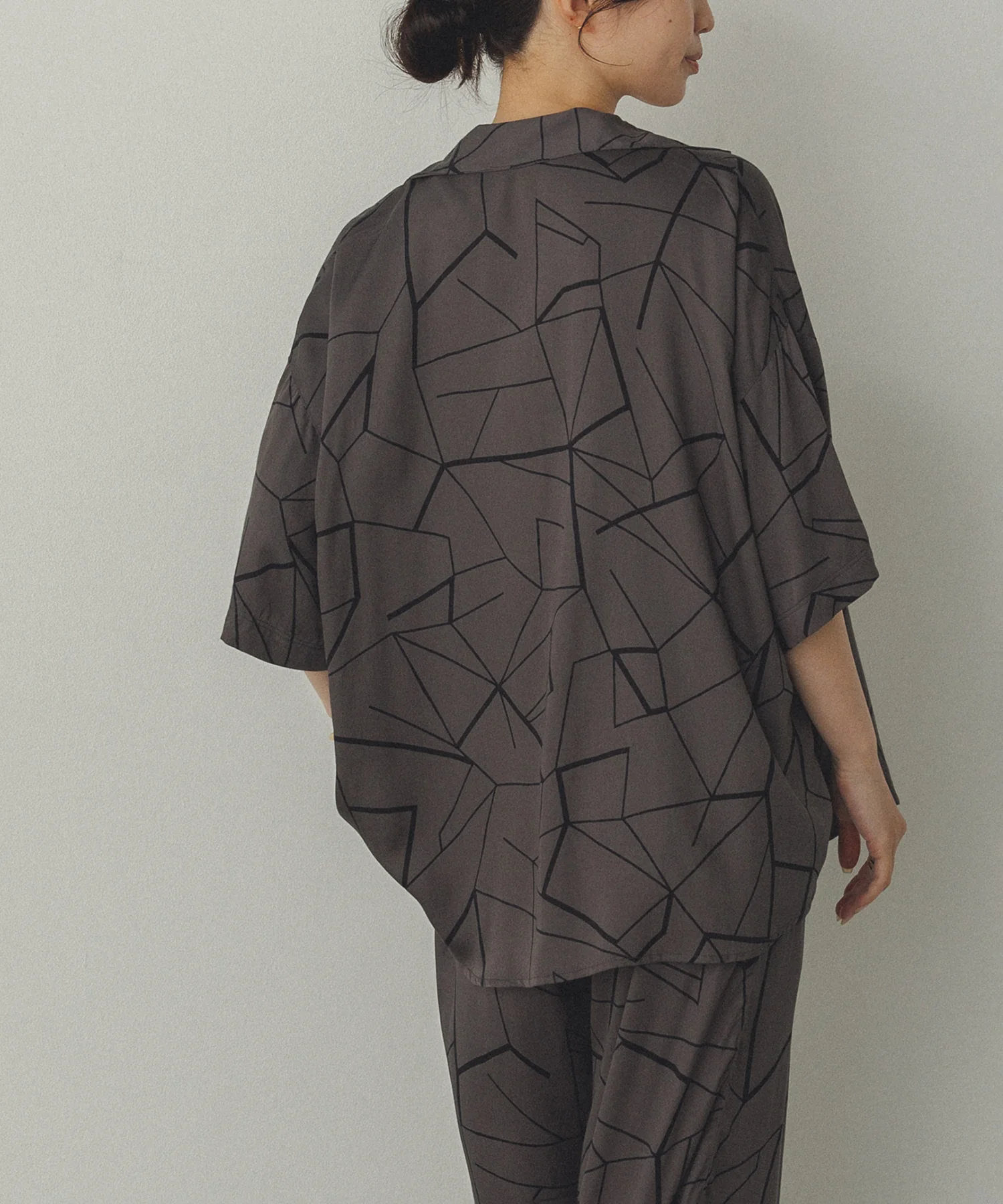 ビスコースサテン プリント開襟シャツ