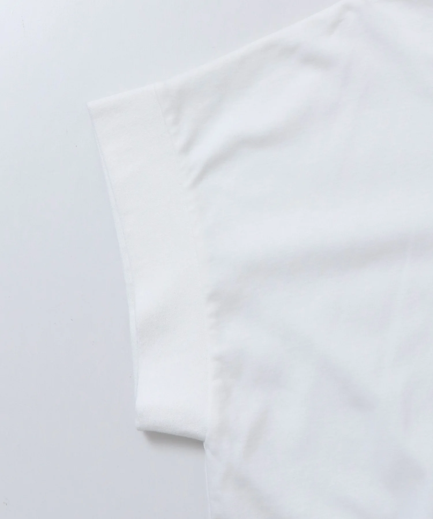 紫外線変化 ロゴTシャツ