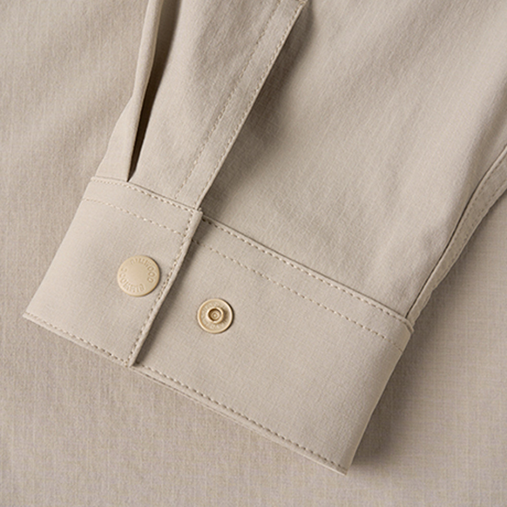 吸湿、速乾、UVカット　アウトドア向けストレッチ無地長袖シャツ