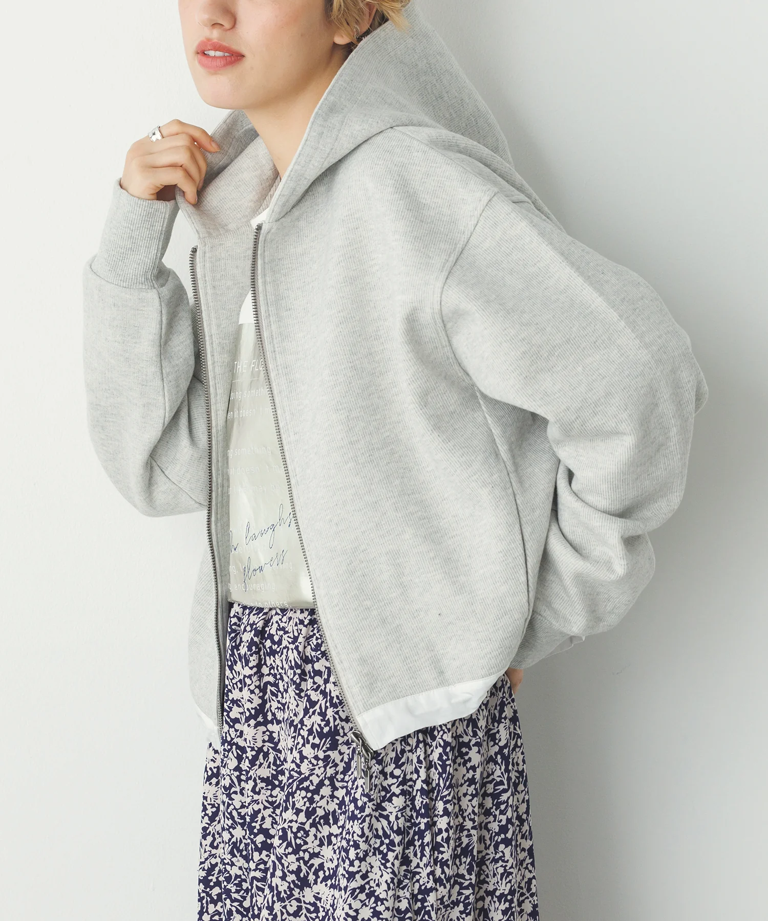 ダブルジップ ショートフーディ