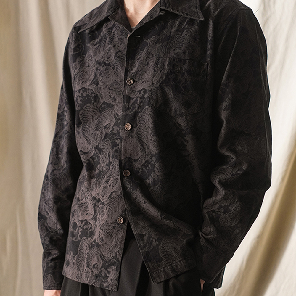 「虎の守護」総柄ジャカード折り襟長袖シャツ