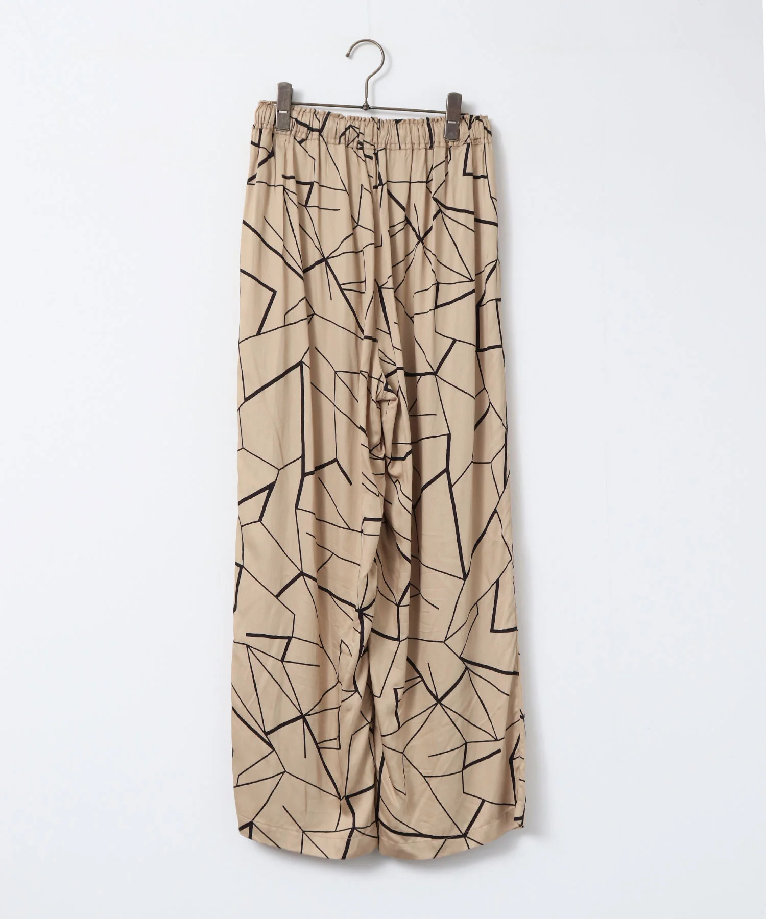 ビスコースサテン プリント タックストレートパンツ