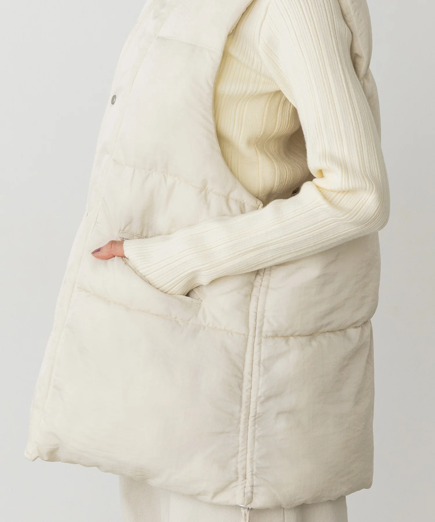 ナイロンツイル 中綿ベスト