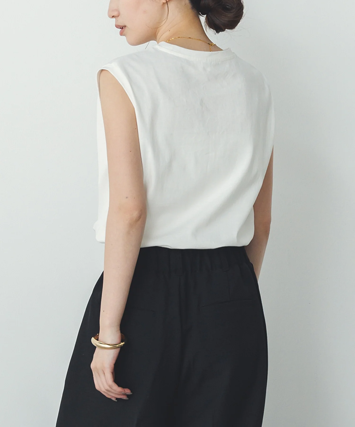 【新色追加】ベーシックノースリーブトップス