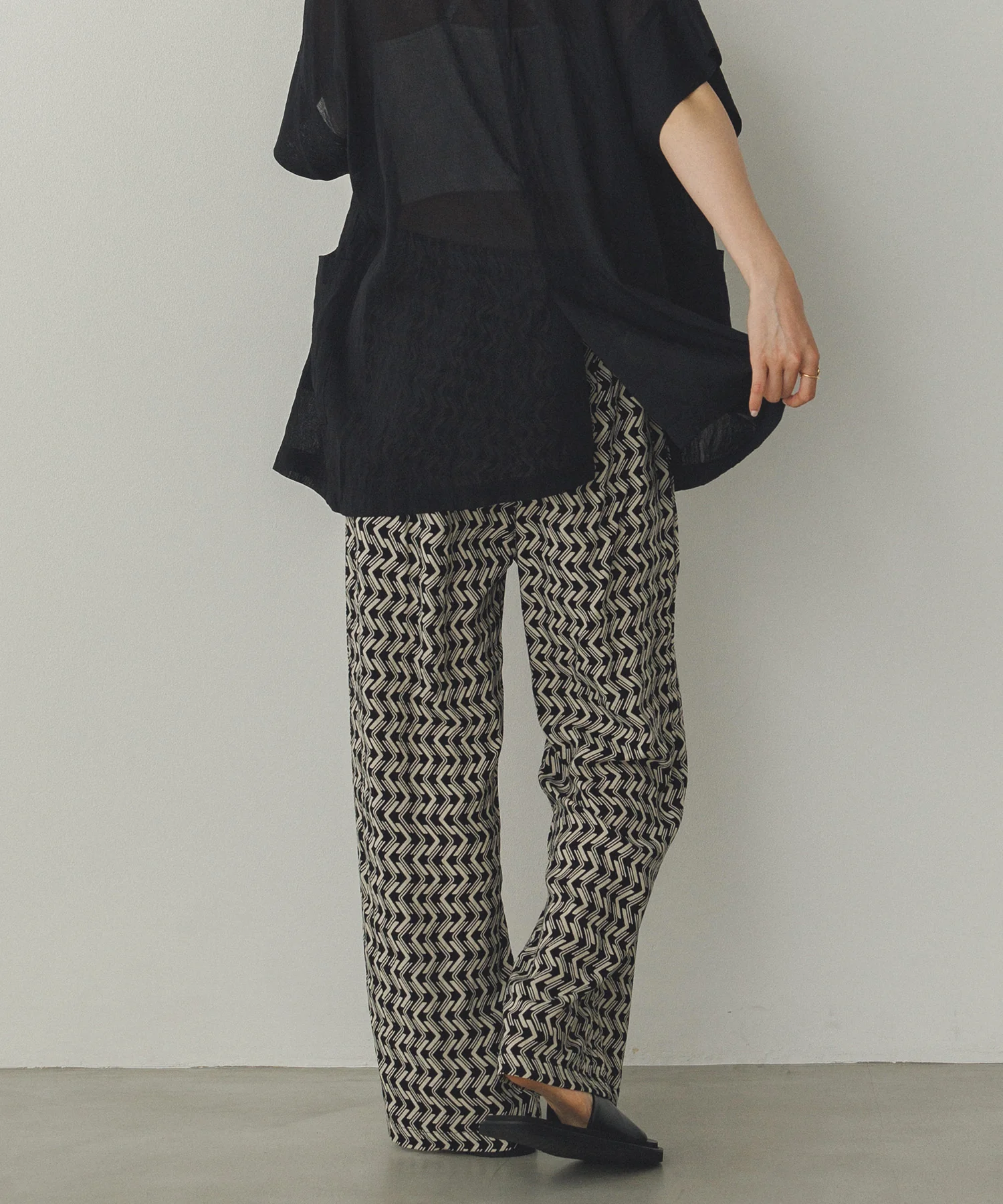 レーヨン プリントストレートパンツ