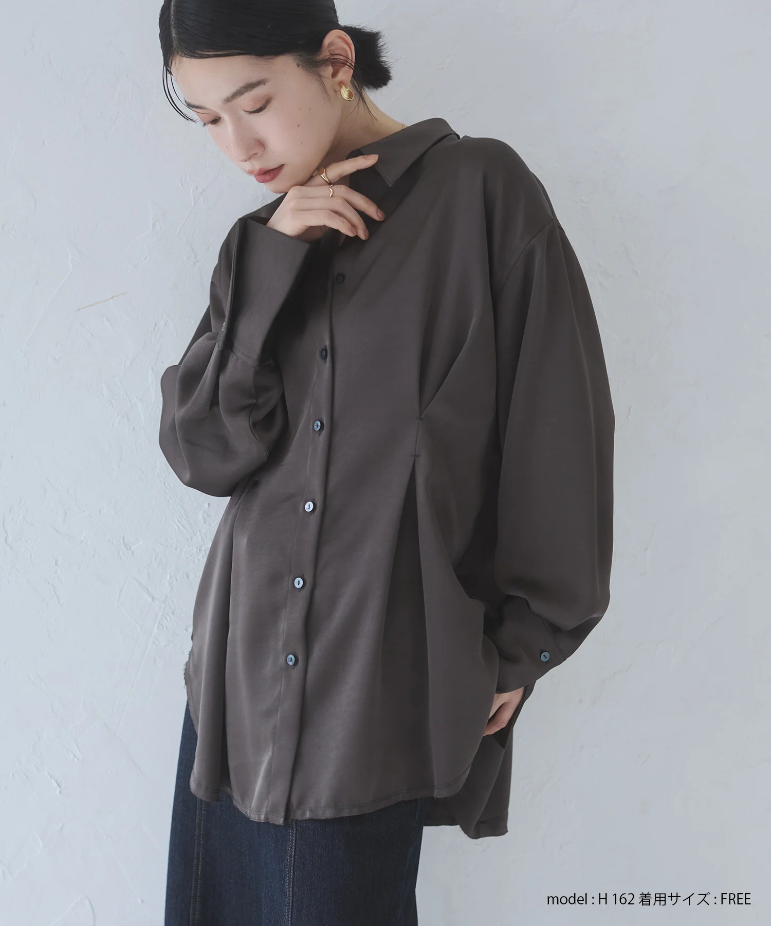 マットサテン タックシャツ