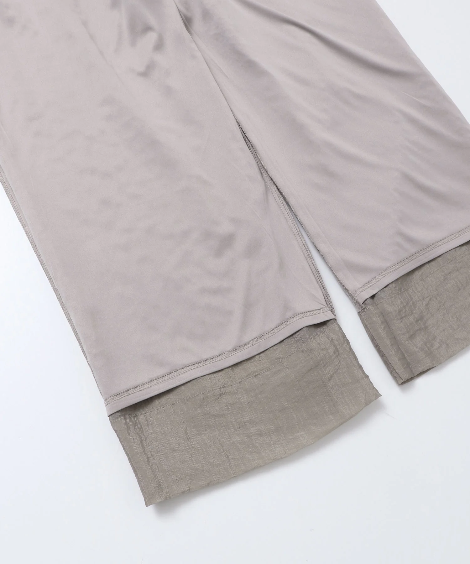 ツヤシアー ストレートパンツ