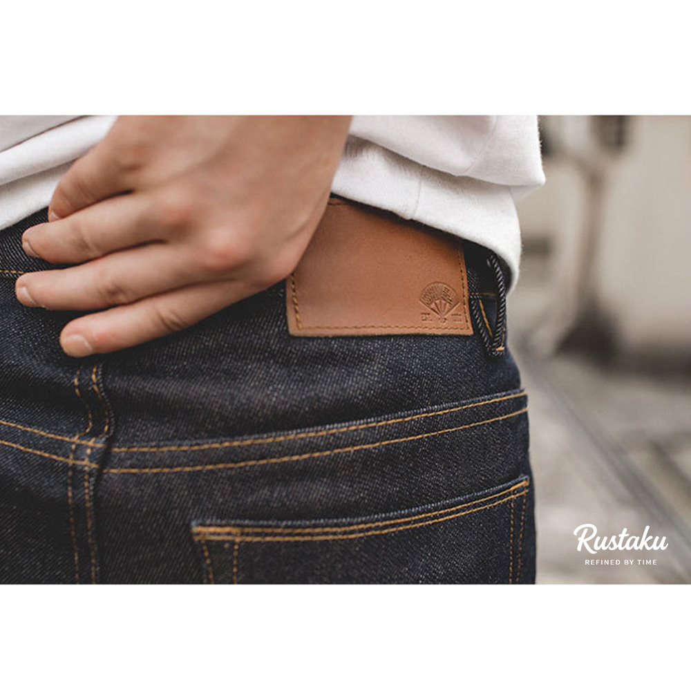 赤耳セルビッチ　13.8オンステーパードデニムパンツ