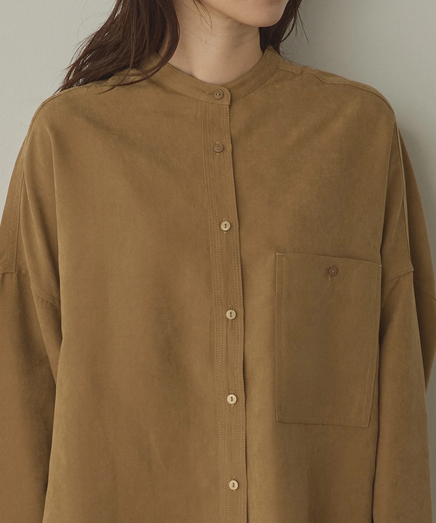 【WEB限定/別注】スウェードライク バンドカラーオーバーサイズシャツ