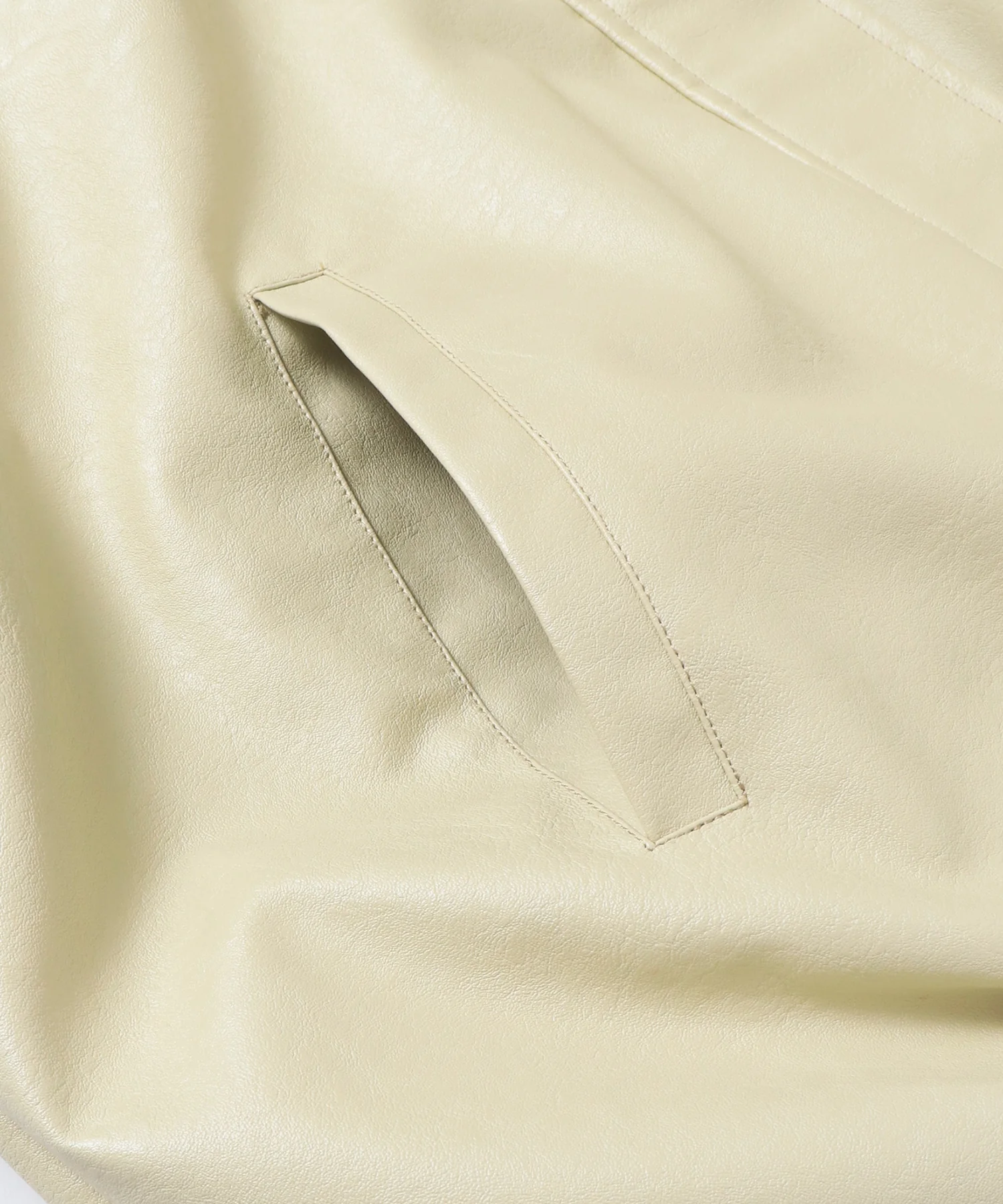 フェイクレザー バルーンブルゾン