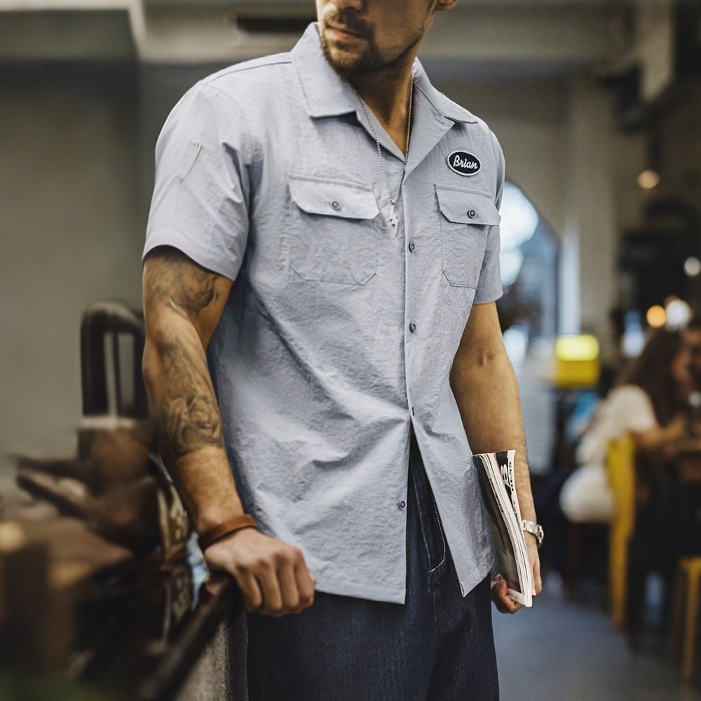 「ブライアン」刺繍付き軽量ナイロンシャツ