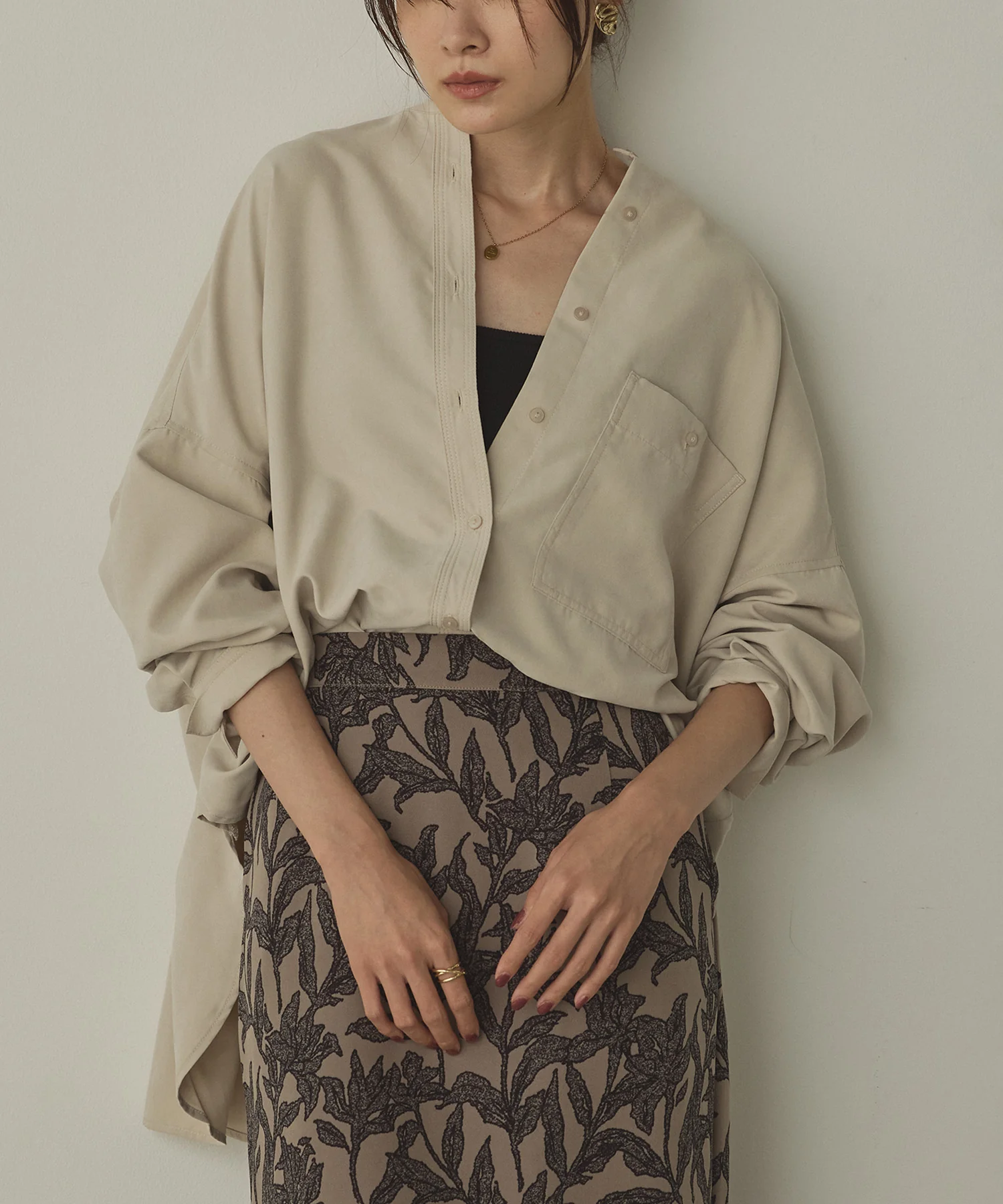 【WEB限定/別注】スウェードライク バンドカラーオーバーサイズシャツ