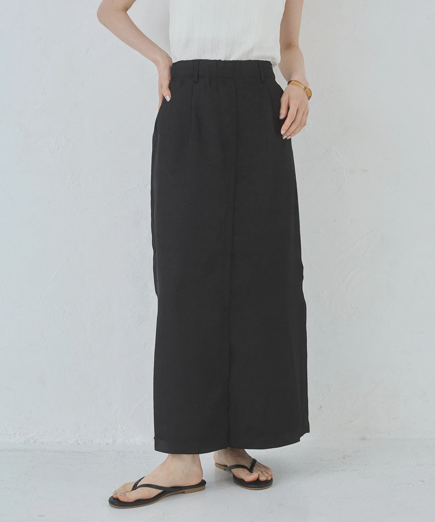 サテン セミフレアスカート