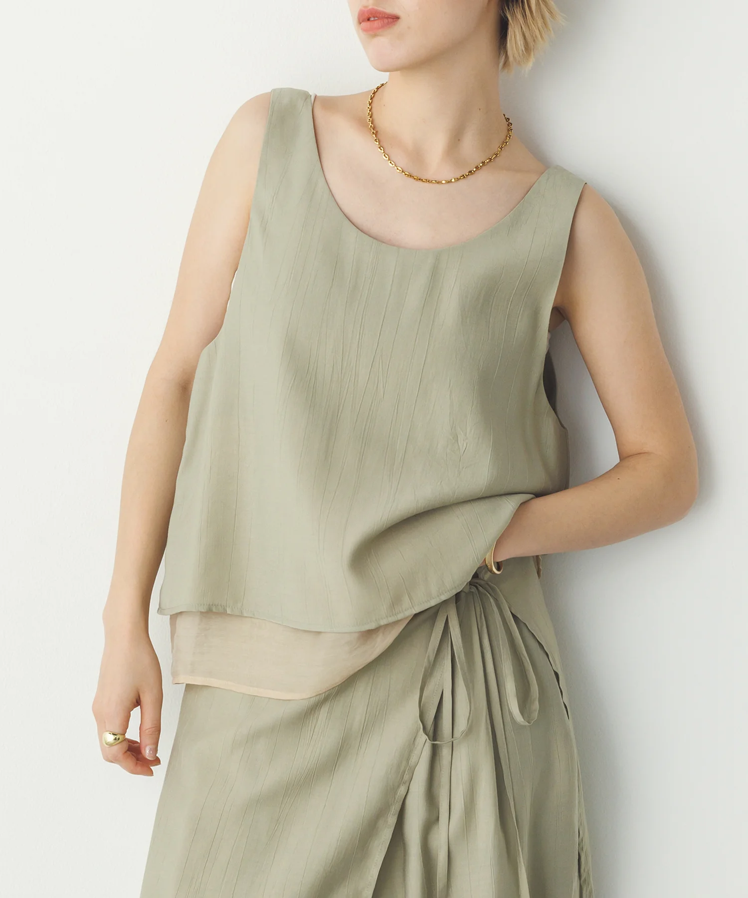 ワッシャーサテン ゆるタンクトップ