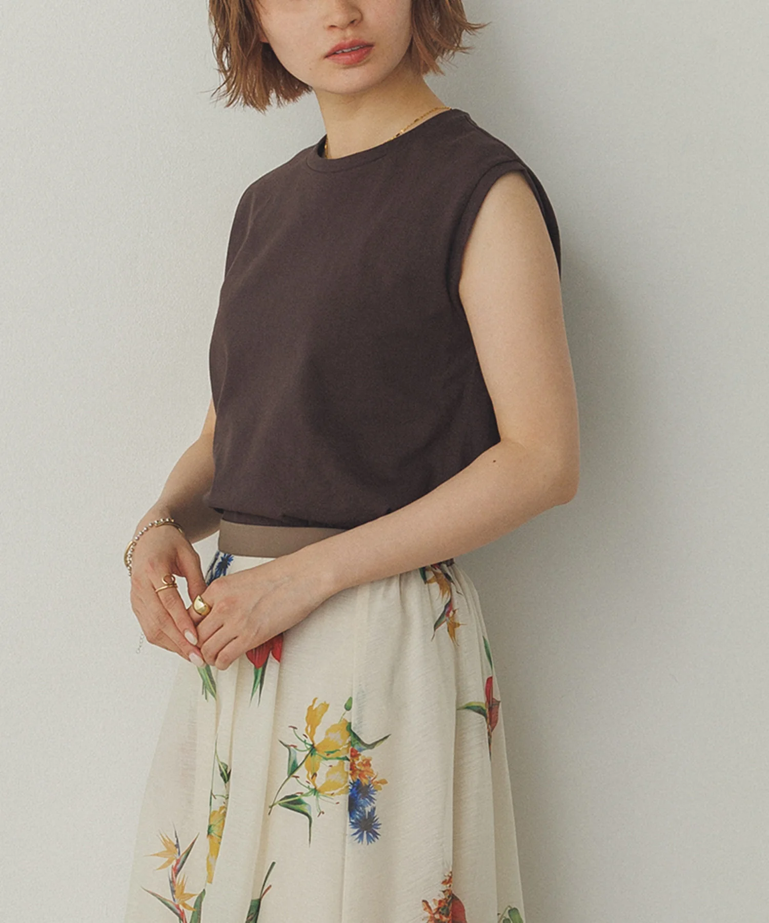 【新色追加】ベーシックノースリーブトップス