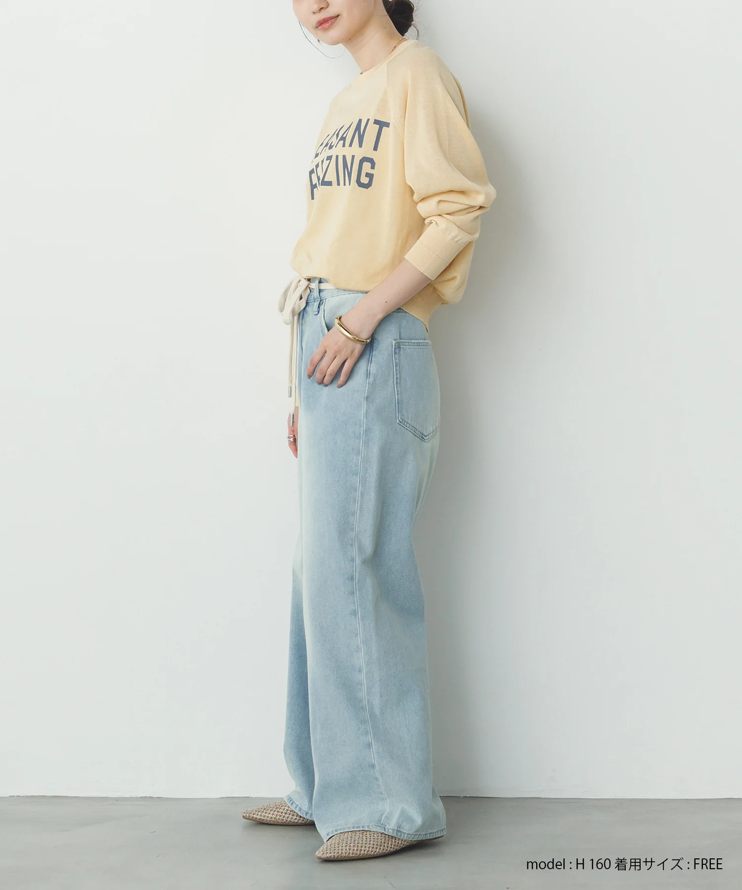 ペーパーライクシアー ロゴプリントニット