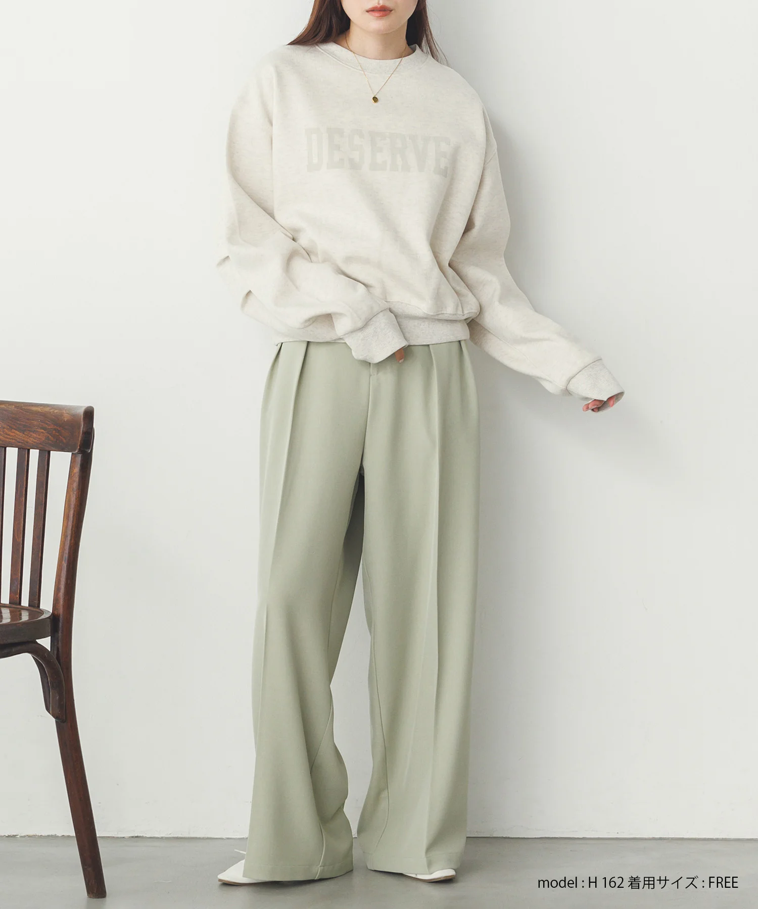 スリーブタック ロゴプリントスウェット