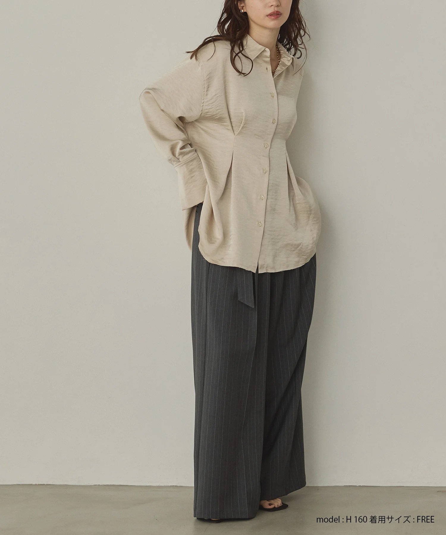 マットサテン タックシャツ