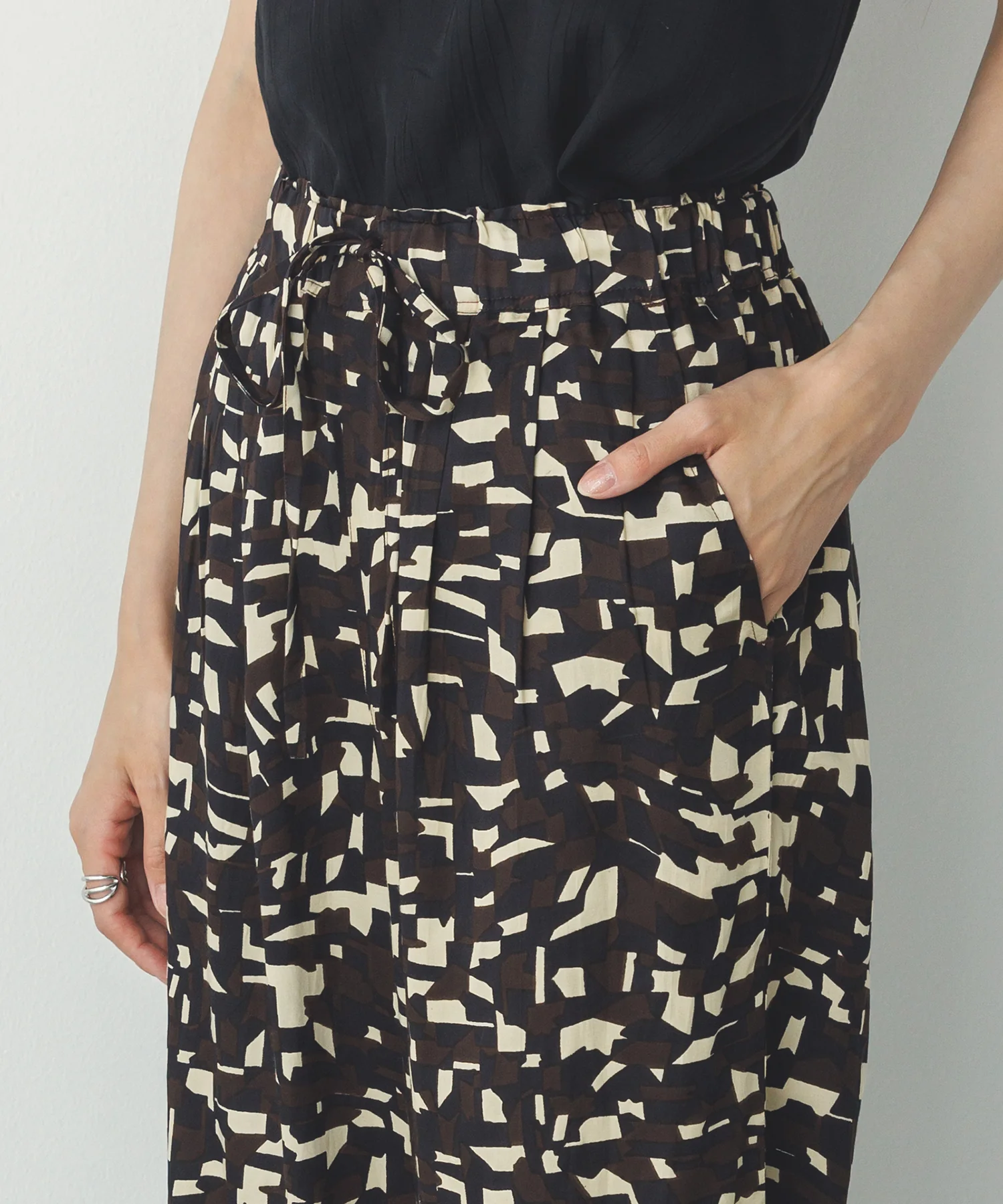 ジオメトリックプリント イージーパンツ