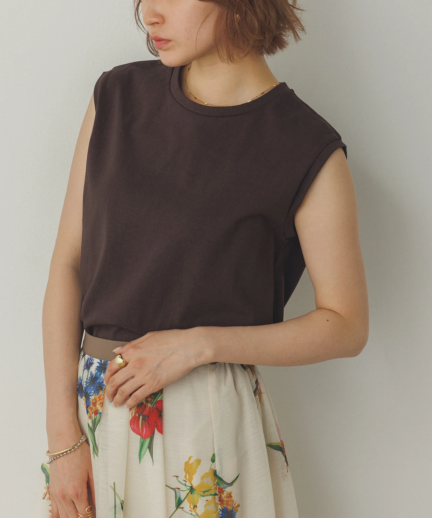 【新色追加】ベーシックノースリーブトップス